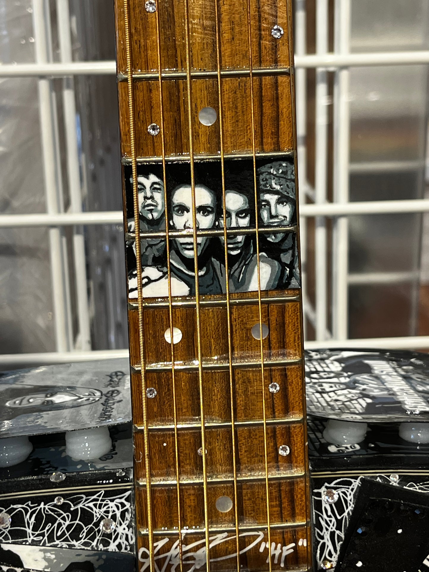 Hard Rock B&W Guitar